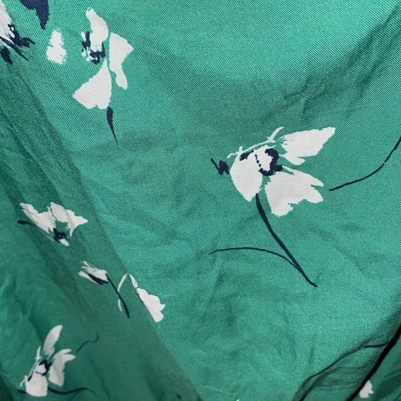Abercrombie & Fitch Green Floral Crop 💚 - Picture 10 of 15